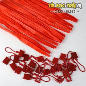 Móc khóa nhựa đỏ dùng với túi lưới (1 kg)