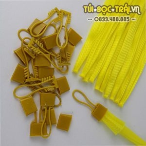 Túi lưới nhựa màu vàng dài 35cm kèm khóa rút (1kg)