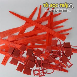 Túi lưới nhựa dài 35cm kèm móc khóa màu đỏ (1kg)