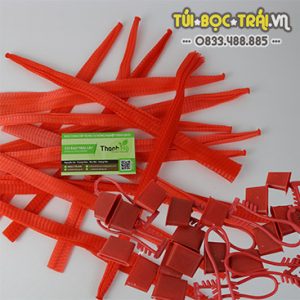 Túi lưới nhựa dài 40cm kèm móc khóa màu đỏ (1kg)