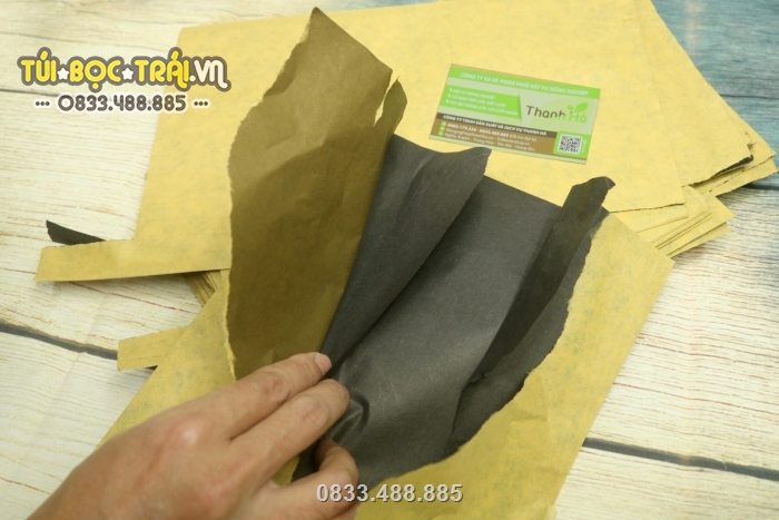 Túi giấy có 2 lớp màu vàng - đen