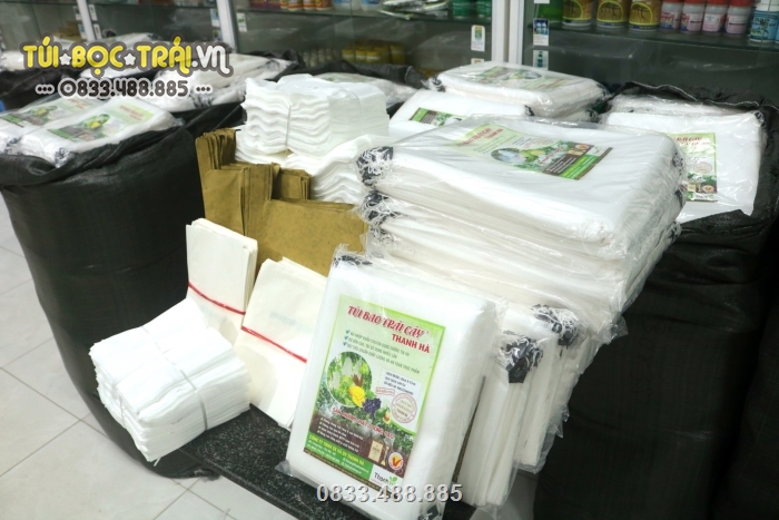Túi bao trái của công ty Thanh Hà được bày bán tại nhiều cửa hàng nông nghiệp