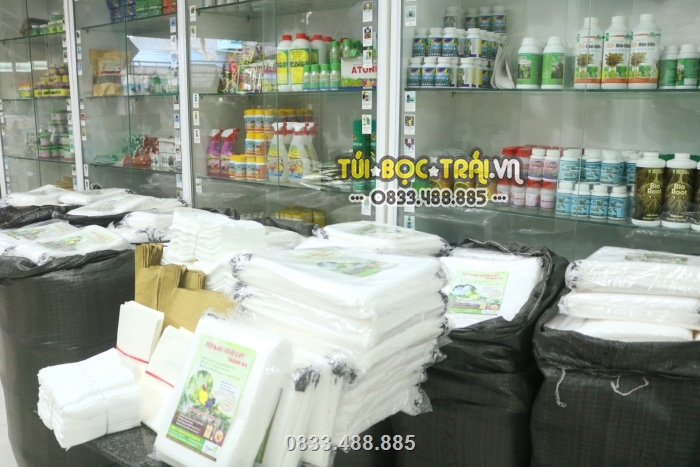 Túi được bày bán tại nhiều cửa hàng vật tư nông nghiệp trên khắp các tỉnh thành