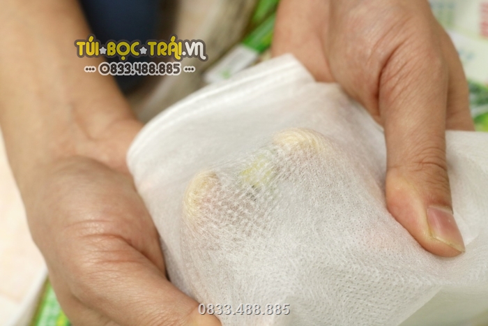 Chất liệu vải dày dặn, được liên kết với nhau bởi các sợi rất khó bị hoai mục